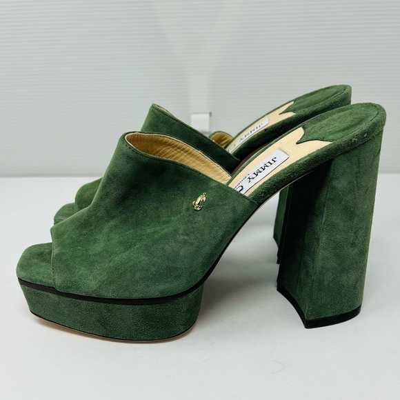 JIMMY CHOO**Green Suede Bethen 115 Platform Sandals**EU 37; US 7**$850 - Picture 4 of 10
